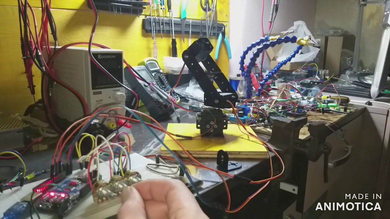 манипулятор на базе Arduino Uno