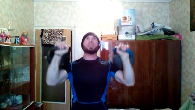 Чиба поднимает 2 гири по 32 кг смотреть онлайн