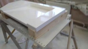 Раковина с щелевым сливом