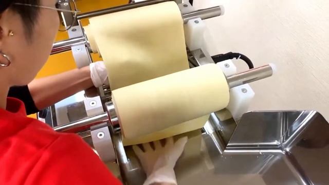 Станок для производства свежей лапши (рамен, удон, паста, соба). Для ресторанов и мини-производств. смотреть онлайн