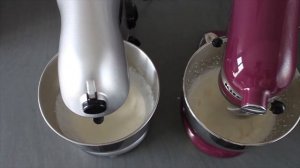 Russell Hobbs Kitchen Machine Creations vs KitchenAid 5KSM150 : Le fouet.