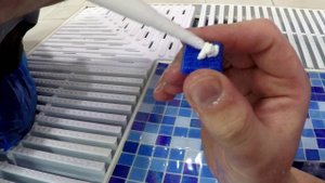 Как приклеить мозаику под водой? Griffon Aqua Max