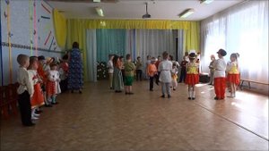 Выход на весенний утренник под песню "Ай, заинька"