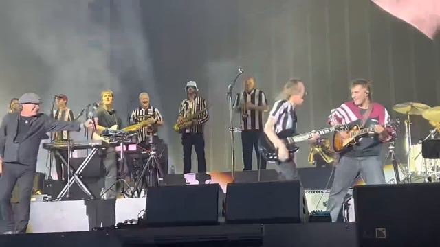 Sam Fender & Brian Johnson (AC/DC), Newcastle, 10th June 2023 смотреть онлайн