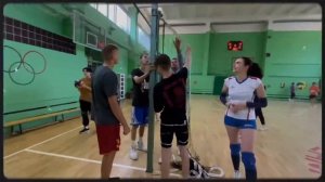 Первая тренировка по волейболу?