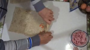 Армянский тонкий лаваш с начинкой из сыра, творога, зелени, корейской морковкой