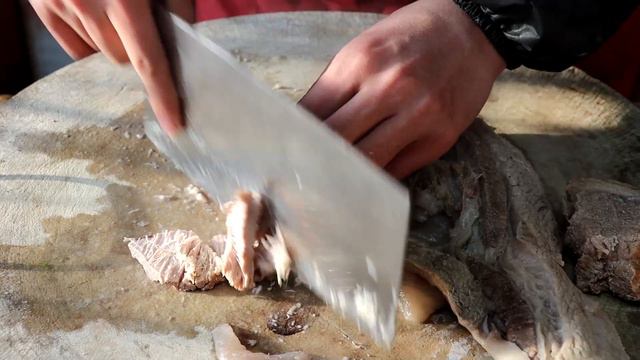 【会成一家】农家豇豆角蒸肉做法，五花肉烀得烂糊不腻人，会成一家吃得嗷嗷香