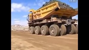 Самый большой китайский карьерный самосвал