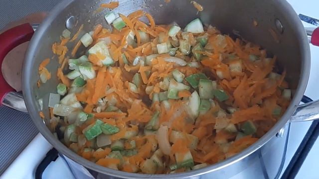 КАБАЧКОВАЯ икра круглый год / Самый простой рецепт бюджетного деликатеса / ЖЕНА МУЖА УЧИТ смотреть онлайн