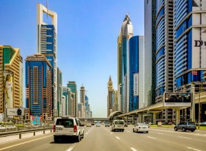 Дубай: автомобильная дорога из аэропорта