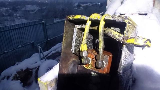 выдвигается секция стрелы .