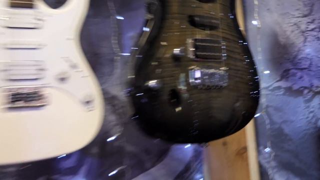 Guitar Search Saturdays Episode #22 - KC's Rock Shop смотреть онлайн