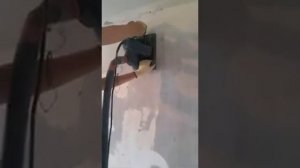 Штробление бетонных стен