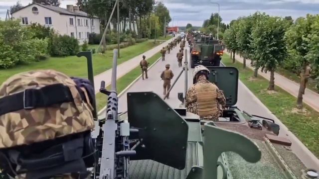 Латвия и Литва перебрасывают свои войска к границе Беларуси смотреть онлайн