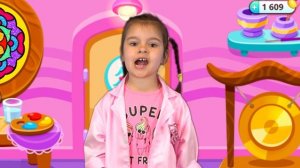 Арина попала в игре с песиком Duddu в салон красоты! Виртуальный друг Дуду весело играет с Ариной