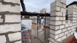 СТРОИТЕЛЬСТВО ДОМА В СТИЛЕ ШАЛЕ. ВОЗВЕДЕНИЕ СТЕН ИЗ ГАЗОБЕТОНА