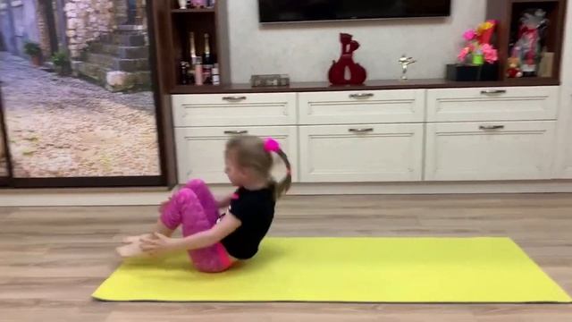 Физкультура дома. Акробатические упражнения и упражнения на растяжку. смотреть онлайн