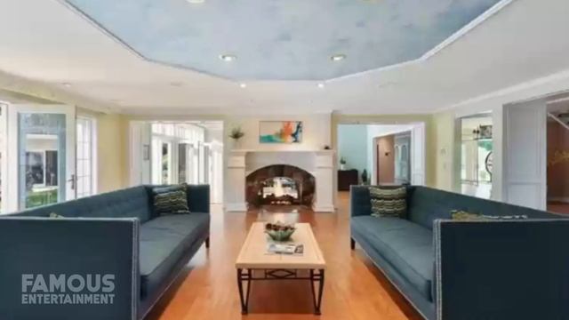 Eminem | House Tour | Michigan Mansion for Sale $3.25 Million & More смотреть онлайн