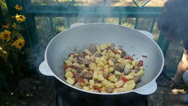 Готовим в казане от #Биол на костре из того ,что было на даче ? смотреть онлайн