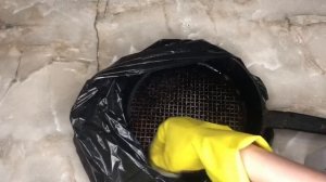 Убираем нагар со сковороды