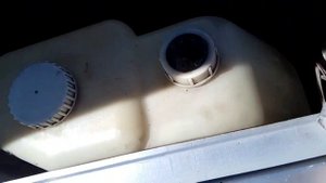 Провернулась шпилька крепления натяжного ролика ГРМ 8кл ВАЗ.