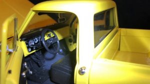 Highway 61 1/18 1969 Chevy Fleetside Pickup (C10) Review