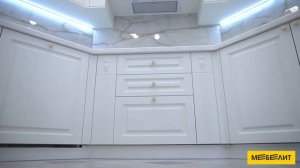 Кухня в классическом стиле совмещенная с гостиной