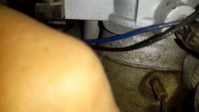 Должна ли быть заглушена трубка на впускном коллекторе идущая от сапуна.Опель Вектра а 1.6 смотреть онлайн