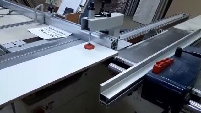 Пневмоприжим для форматно-раскроечных станков, поехал работать в г. Санкт-Петербург -SCL-