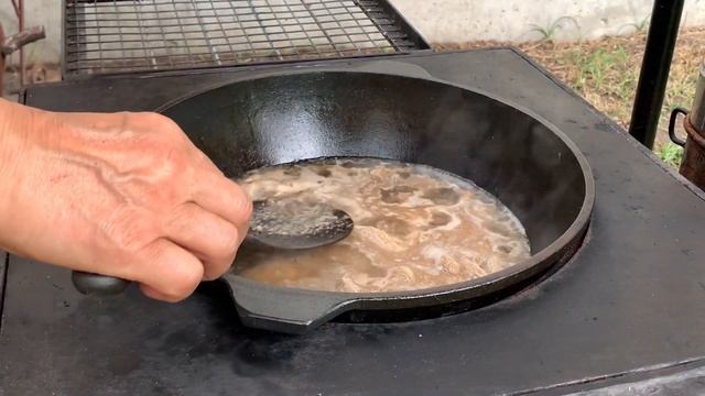 ЖИЗНЬ в ГЛУХОЙ ДЕРЕВНЕ. БЕЛАРУСЬ .СЫТНЫЙ СУП на ОЧАГЕ с ОБРАТНОЙ ТЯГОЙ.Что выросло то и едим