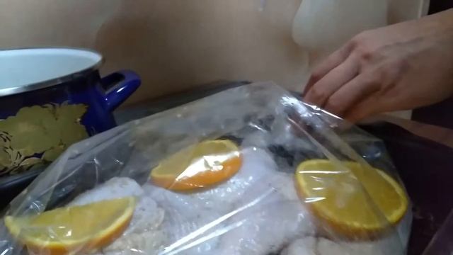 Как приготовить куриные окорочка в духовке с апельсинами ?