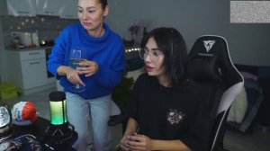 Девушка Эксайла на стриме ekatze007 показала пятую точку