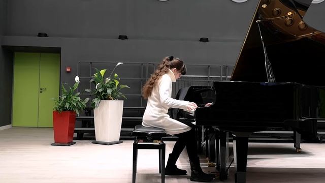 Марчук Анна - Рахманинов Этюд-картина оп 39 N1, Капустин Прелюдия оп.53 N 12 смотреть онлайн