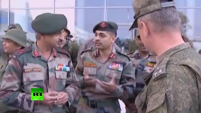 Во Владивостоке прибывших на учения индийских военных встретили хлебом и солью. смотреть онлайн