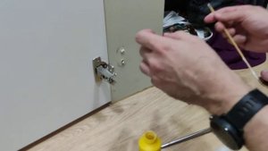 Как восстановить навесы в мебели из ДСП без сверления.