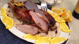 Утка в рукаве, запеченная в духовке