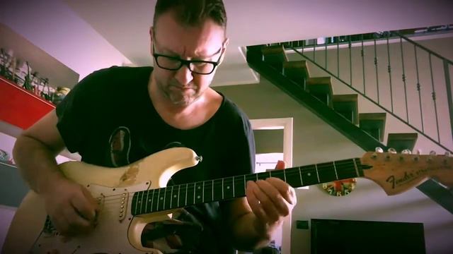 Fender STRATOCASTER hss assemblata impro смотреть онлайн