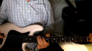 Desperately ~ Bruce Robison - G. Strait ~ Fender Modern Player Jazz Bass Short Scale Oly White MIC