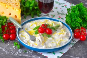 КАК ПРИГОТОВИТЬ КАЛЬМАРЫ В СМЕТАННОМ СОУСЕ НА СКОВОРОДЕ