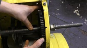 Снегоуборщик не едет по снегу зимой  |  Причины |  Все дело в шпонке. ENG. SUB