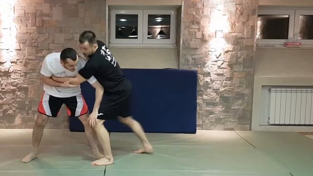 Захваты и перехваты в борьбе. Перехват "трением" смотреть онлайн