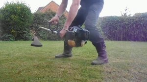 Homelite budget 2-stroke petrol strimmer F2020