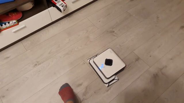 VLOG Обзор робот-полотер iRobot Braava 390T #irobot