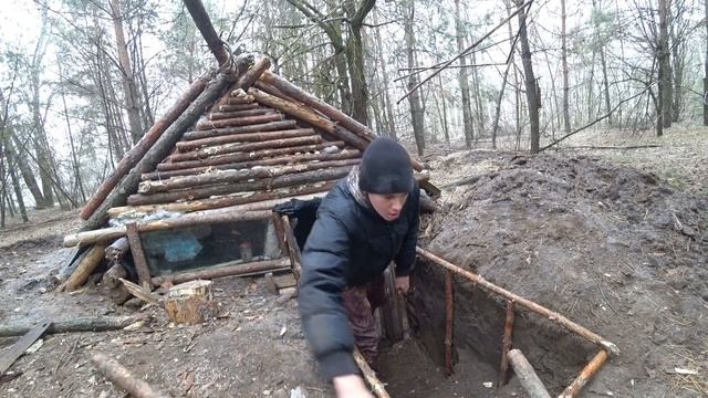 СДЕЛАЛ КАРКАС СТУПЕНИЙ В ЗЕМЛЯНКЕ!