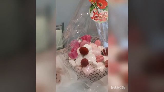 Как сделать букет из клубники, зефира и тюльпанов