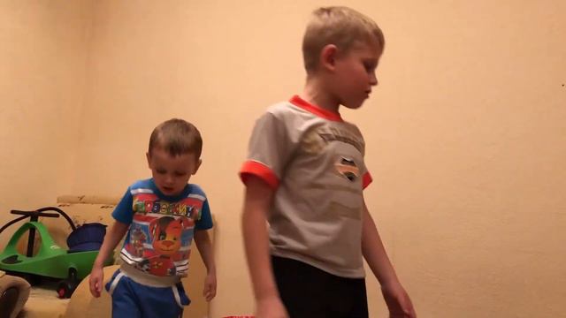 Надувной батут в квартире смотреть онлайн