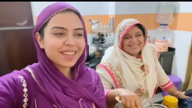 Ammi ne bnaye Raat k 3 baje Khaste|Saba Ibrahim