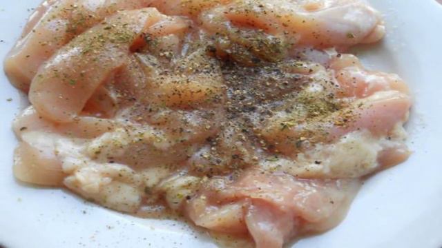 Зеленые помидоры жареные на сковороде с курицей и овощами