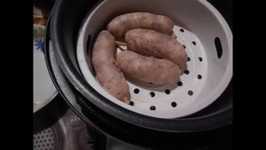 Жареные колбаски в мультиварке
