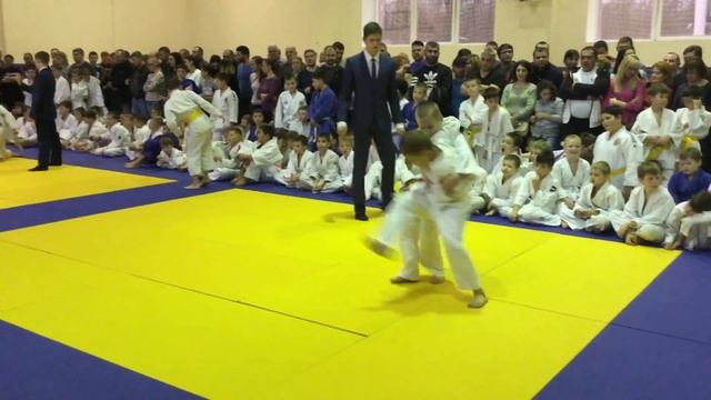 Соревнования С.П.К Металлист ??♀️ смотреть онлайн